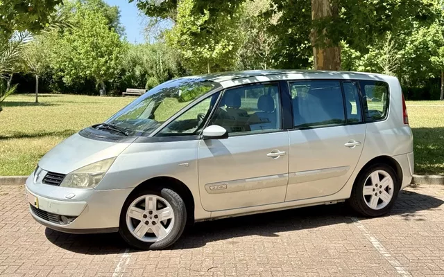Renault Espace 2.2 dCi Authentique