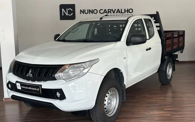Mitsubishi L200 2.4 DI-D Club Invite 4WD
