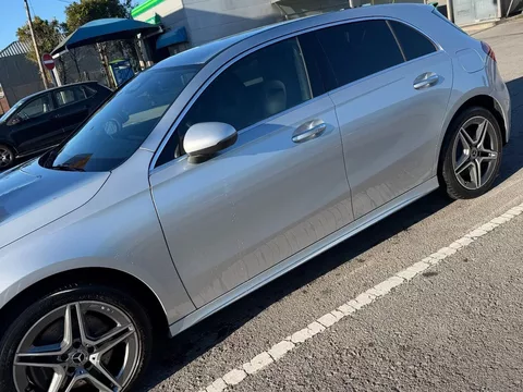 Mercedes-Benz A 250 e AMG Line