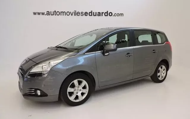 PEUGEOT 5008 Premium 1.6 HDi 112 FAP