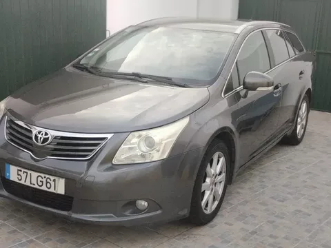 Toyota Avensis SW 2.0 D-4D Exclusive +Pele+GPS
