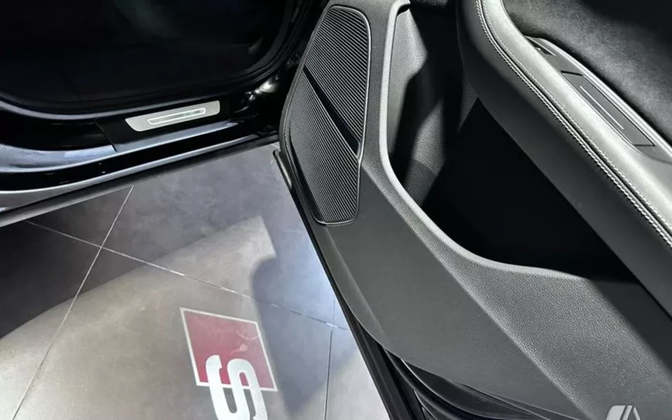 AUDI Q7 Q7 60 TFSIe Black line Plus quattro tiptronic