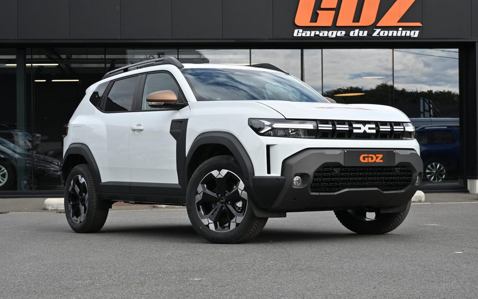 New Duster Extreme 4x4 1.2 MHEV Blanche