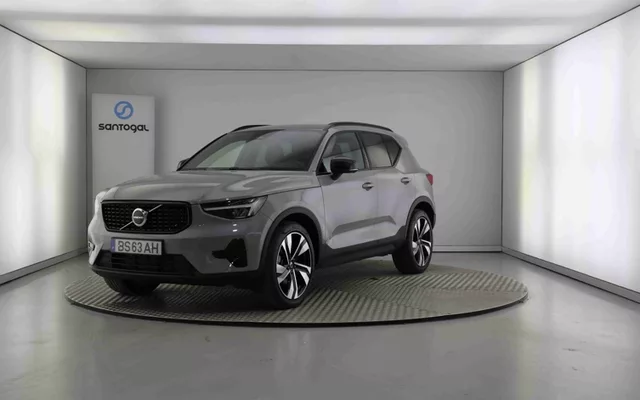 VOLVO - XC40 - XC40 2.0 B3 Plus Dark