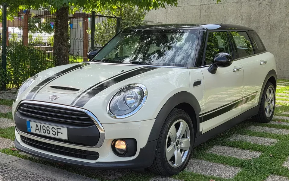 MINI Clubman One D Blackyard