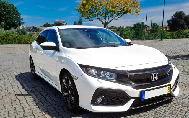 Honda Civic 1.0 i-VTEC Elegance Navi