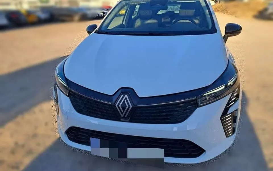RENAULT Clio Evolution dCi 100 (74kw)