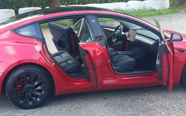 Tesla Model 3 Standard Range Plus RWD