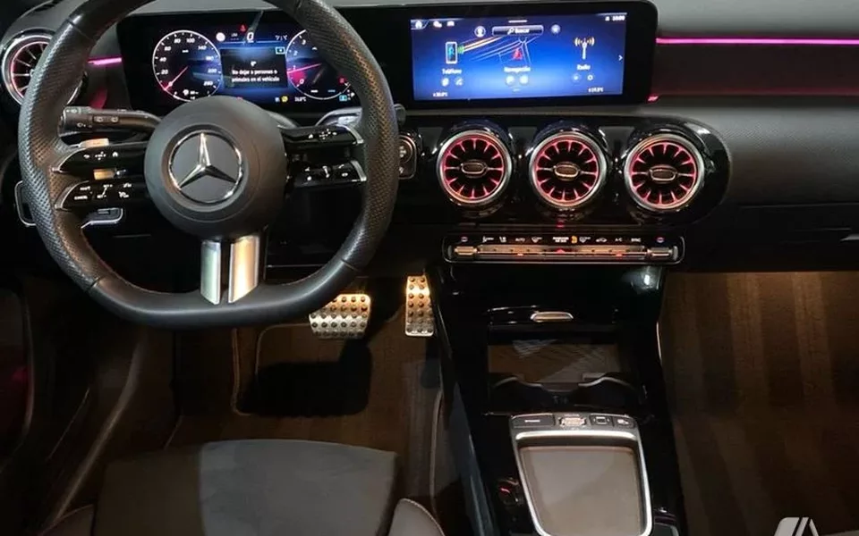 MERCEDES-BENZ Clase A CLASE A 180 AMG Line