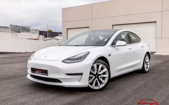 Tesla Model 3 Long-Range Dual Motor AWD
