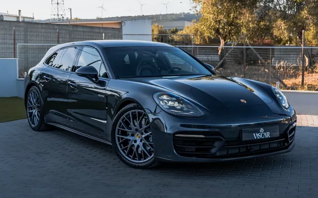 Porsche Panamera Sport Turismo 4 E-Hybrid Edition 10 Anos