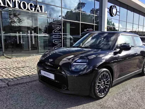 MINI - Mini - Mini Cooper SE Essential XS