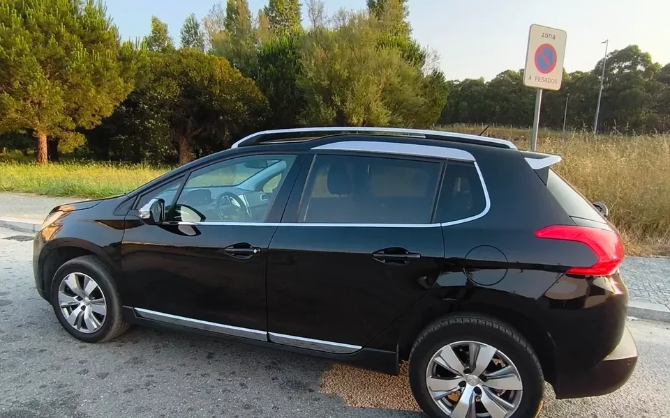 Peugeot 2008 BlueHDi FAP 120 STOP & START Allure