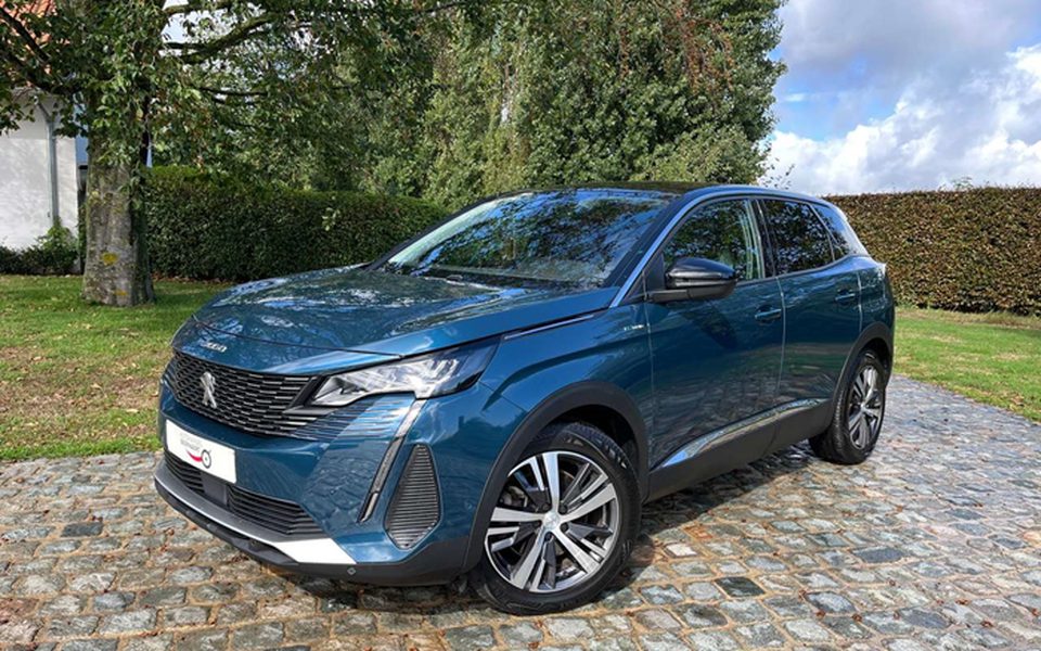 Peugeot 3008 1.6 Hybrid 225 PHEV/1eignr/Carplay/Led/Camera/Clima/Cruise...