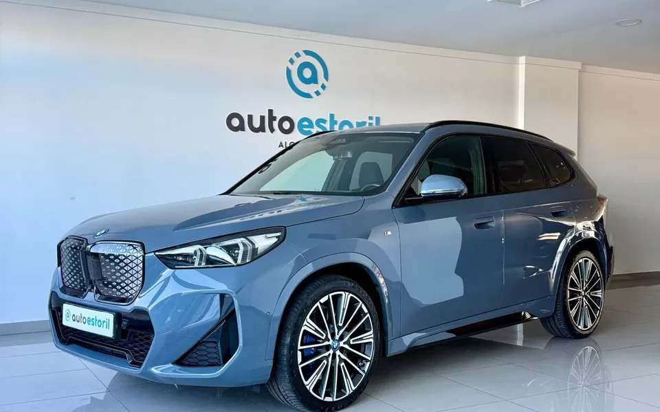 BMW iX1 eDrive20 Pack Desportivo M