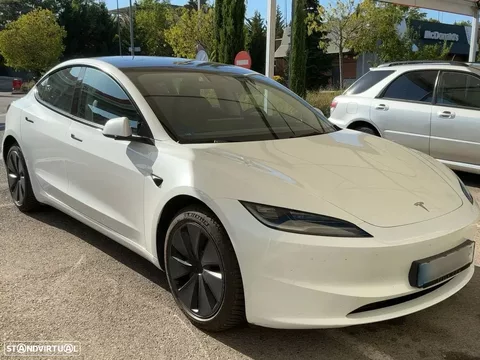Tesla Model 3 Tração Traseira