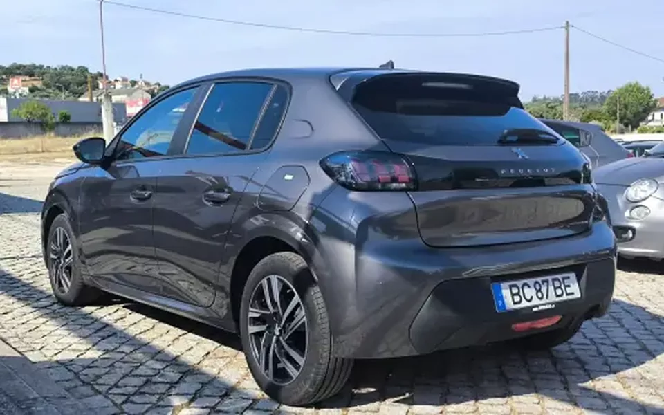 Peugeot 208 2023 1.2 PureTech Allure