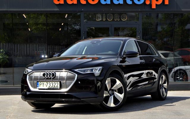 Audi E-TRON 2021