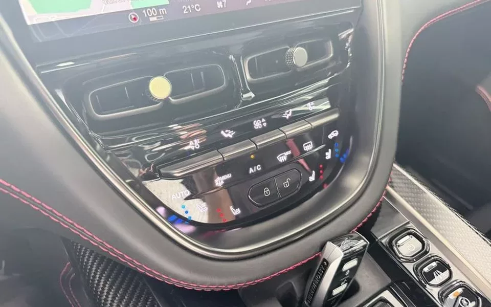 ASTON MARTIN DBX DBX 4.0 AWD Aut.