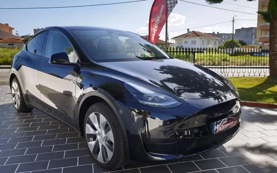 Tesla Model Y RWD