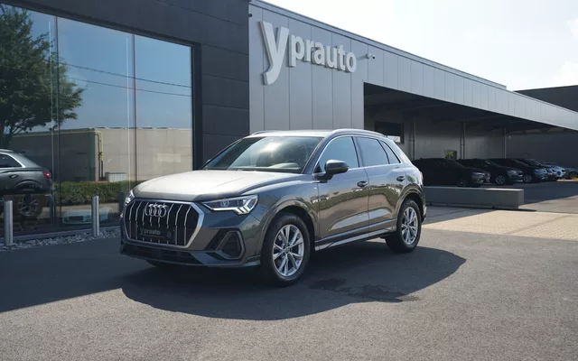 Audi Q3 35 TFSI S-Tronic S-Line Cruise Leder DAB Camera PDC Navigatie Verwarmde zetels LaneAssist Dodehoek Virtueel dashboard Trekhaak Dakreling