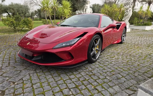 Ferrari F8 Tributo 3.9 Twin-Turbo V8