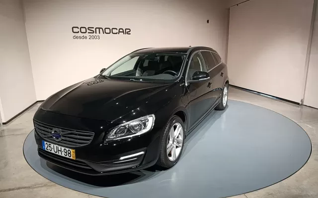 Volvo V60 2.4 D6 Momentum AWD Phev