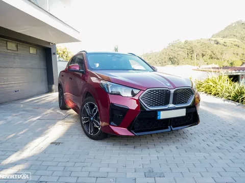 BMW iX2 eDrive20 Pack Desportivo M