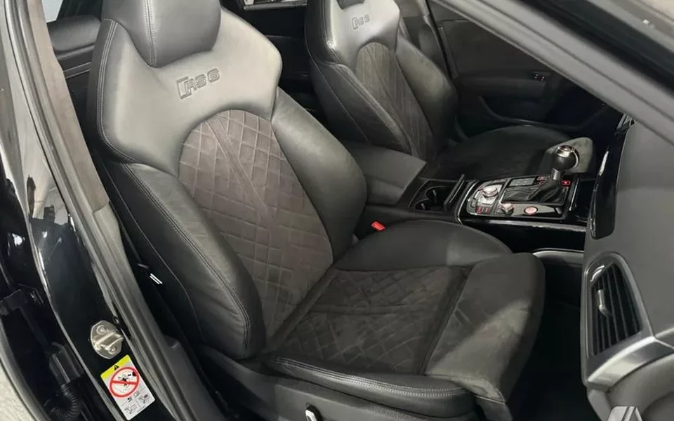 AUDI A6 RS 6 Avant 4.0 TFSI performance Q. Tip.