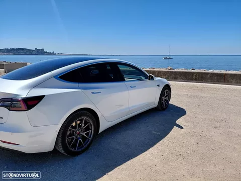 Tesla Model 3 Standard Range Plus RWD