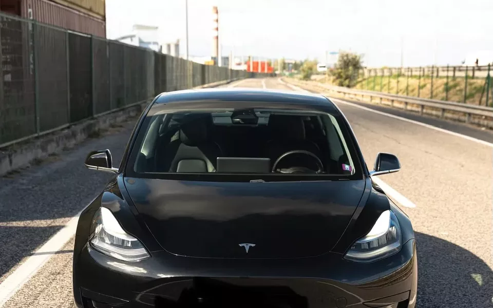 Tesla Model 3 Standard Range Plus RWD