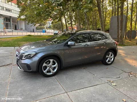 Mercedes-Benz GLA 250 4Matic 7G-DCT Style