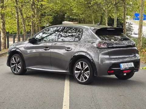 Peugeot 208 1.2 PureTech GT Line EAT8