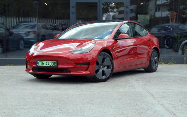 TESLA MODEL 3 2021