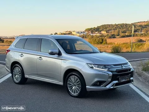 Mitsubishi Outlander 2.4 Instyle