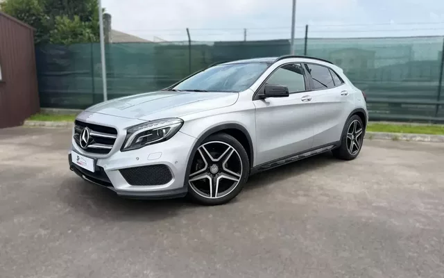 Mercedes-Benz GLA 180 AMG Line