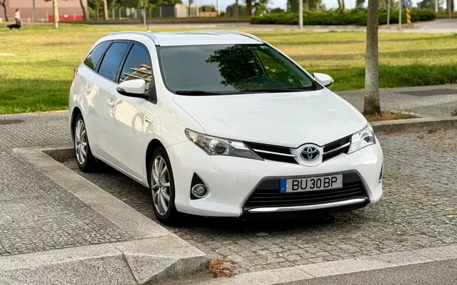 Toyota Auris Touring Sports 1.8 HSD Comfort+J17
