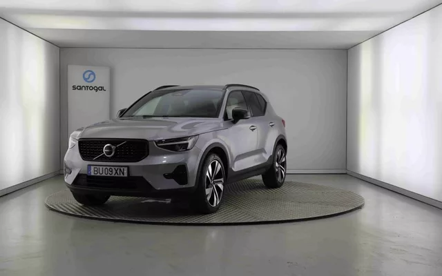 VOLVO - XC40 - XC40 2.0 B3 Plus Dark