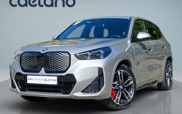 BMW iX1 eDrive20 Pack Desportivo M Pro