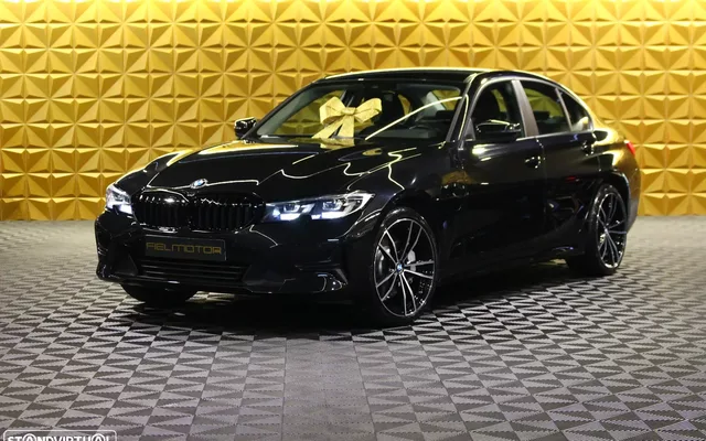 BMW 330 e Line Luxury Auto