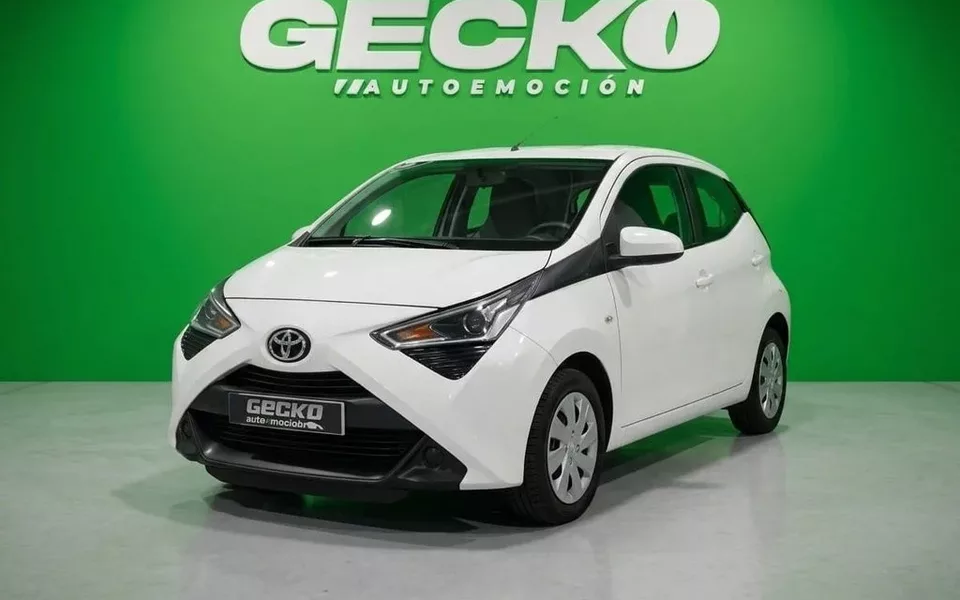 TOYOTA Aygo Aygo 70 x-play