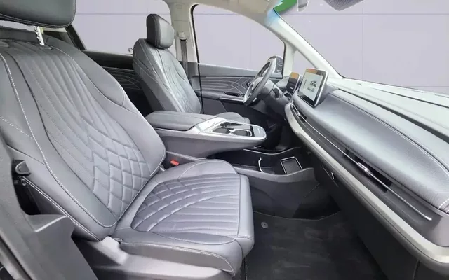 Maxus Mifa 9 Luxury