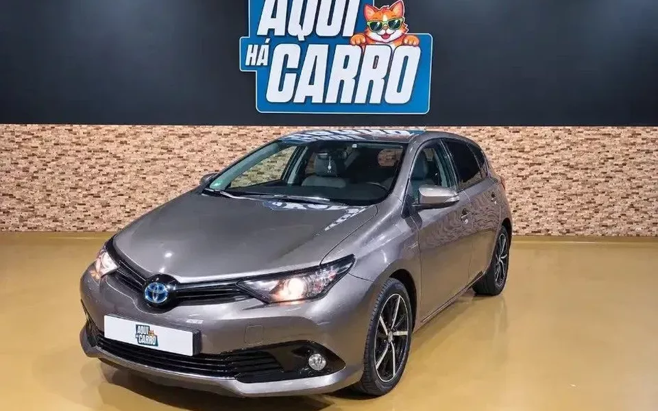 Toyota Auris 1.8 HSD Square Collection