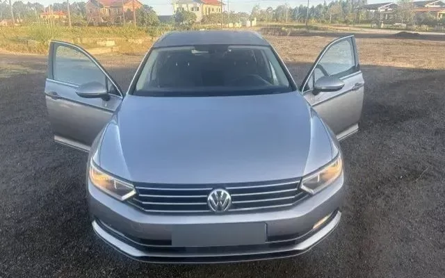 VW Passat Variant