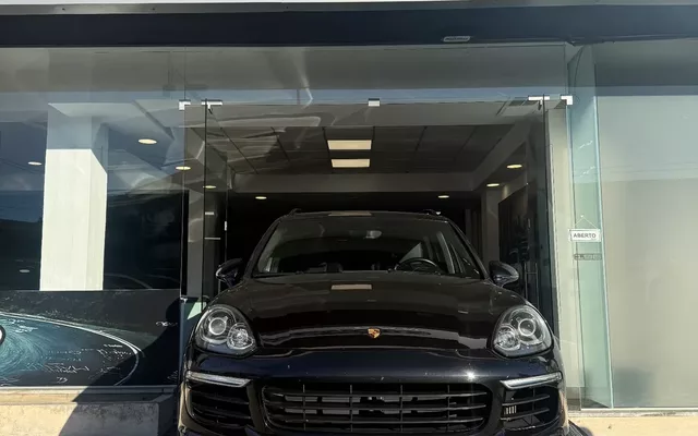 Porsche Cayenne Platinum Edition