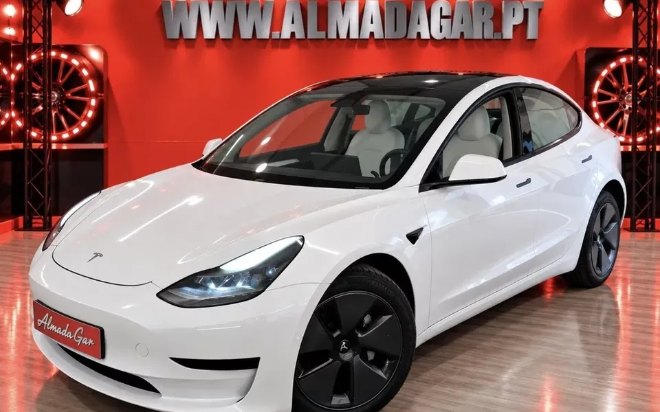Tesla Model 3 Standard Range Plus RWD