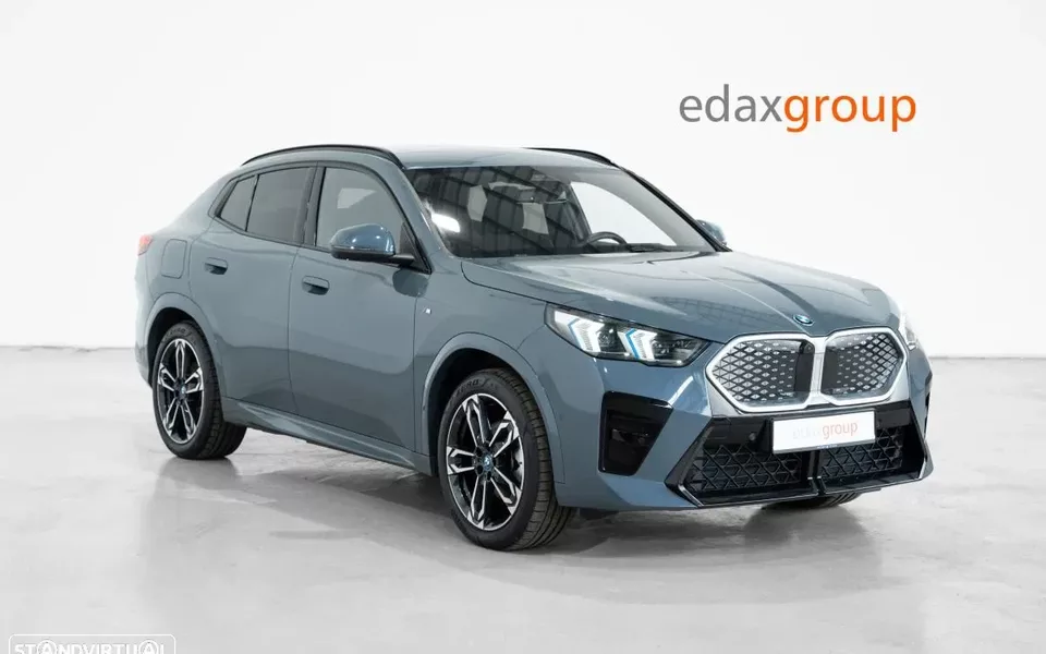 BMW iX2 eDrive20 Pack Desportivo M