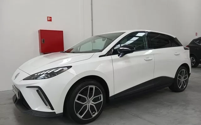 MG MG4 64 kWh Luxury