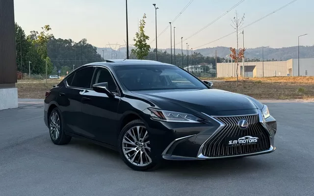 Lexus ES 300h Executive+