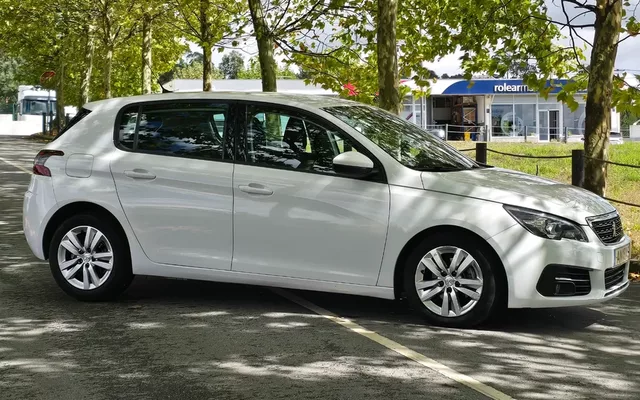 Peugeot 308 1.6 BlueHDi Allure EAT6